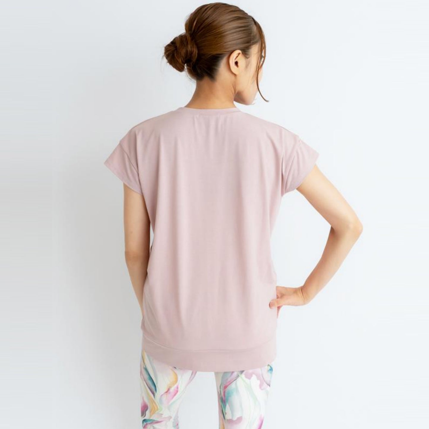 フレンチヨガトップ|トップス|UVカット|シンプル|オパールピンク|Tシャツ|二の腕カバー|Thetis Yoga Dress(テティスヨガドレス)|LIFE TUNING DAYS(ライフチューニングデイズ)
