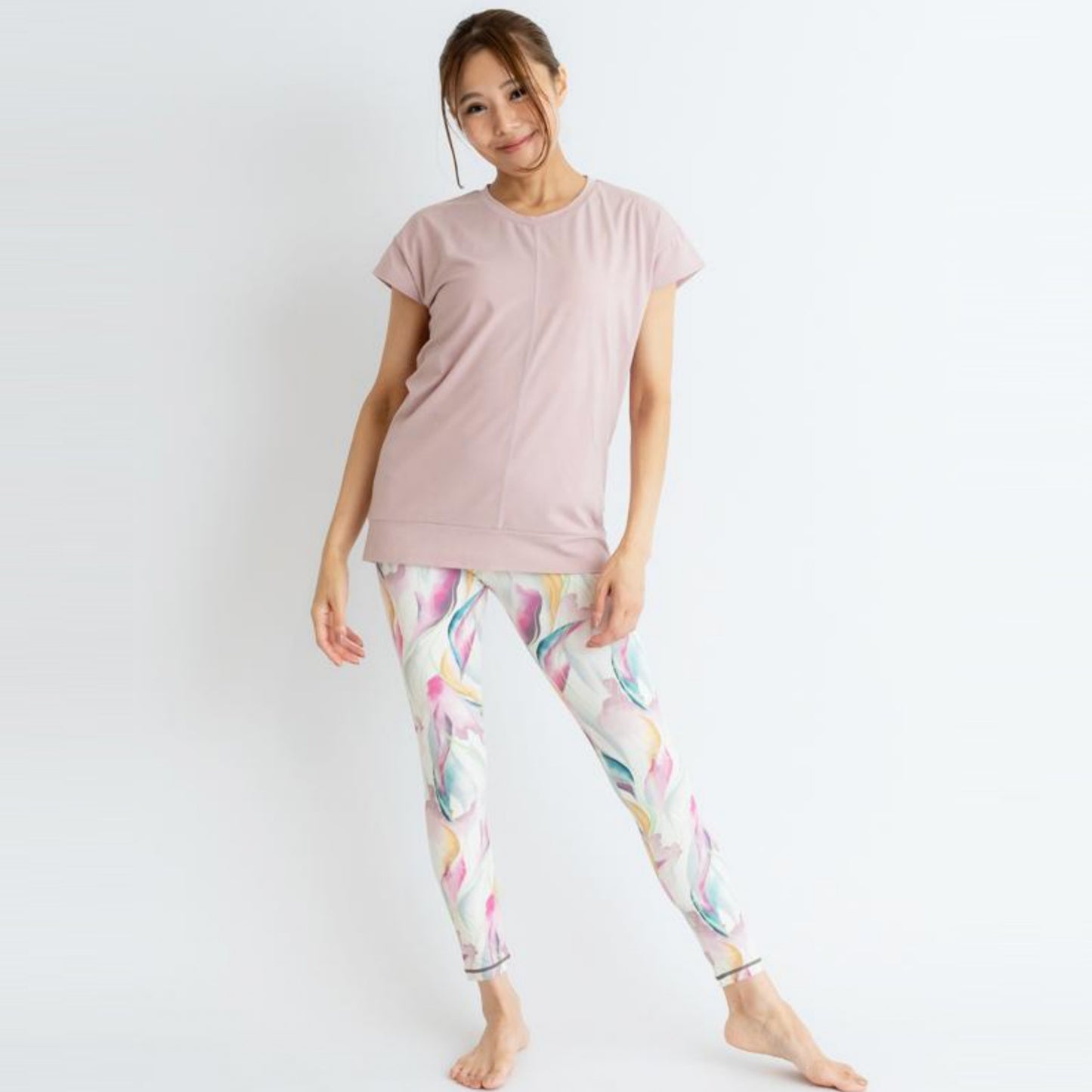 フレンチヨガトップ|トップス|UVカット|シンプル|オパールピンク|Tシャツ|二の腕カバー|Thetis Yoga Dress(テティスヨガドレス)|LIFE TUNING DAYS(ライフチューニングデイズ)