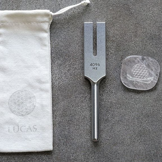 ヒーリングチューナー|ビジョンストーン|LIFETUNINGDAYS(ライフチューニングデイズ)|LUCAS(ルカス)|yoga(ヨガ)|瞑想|天使の扉を開く4096Hz