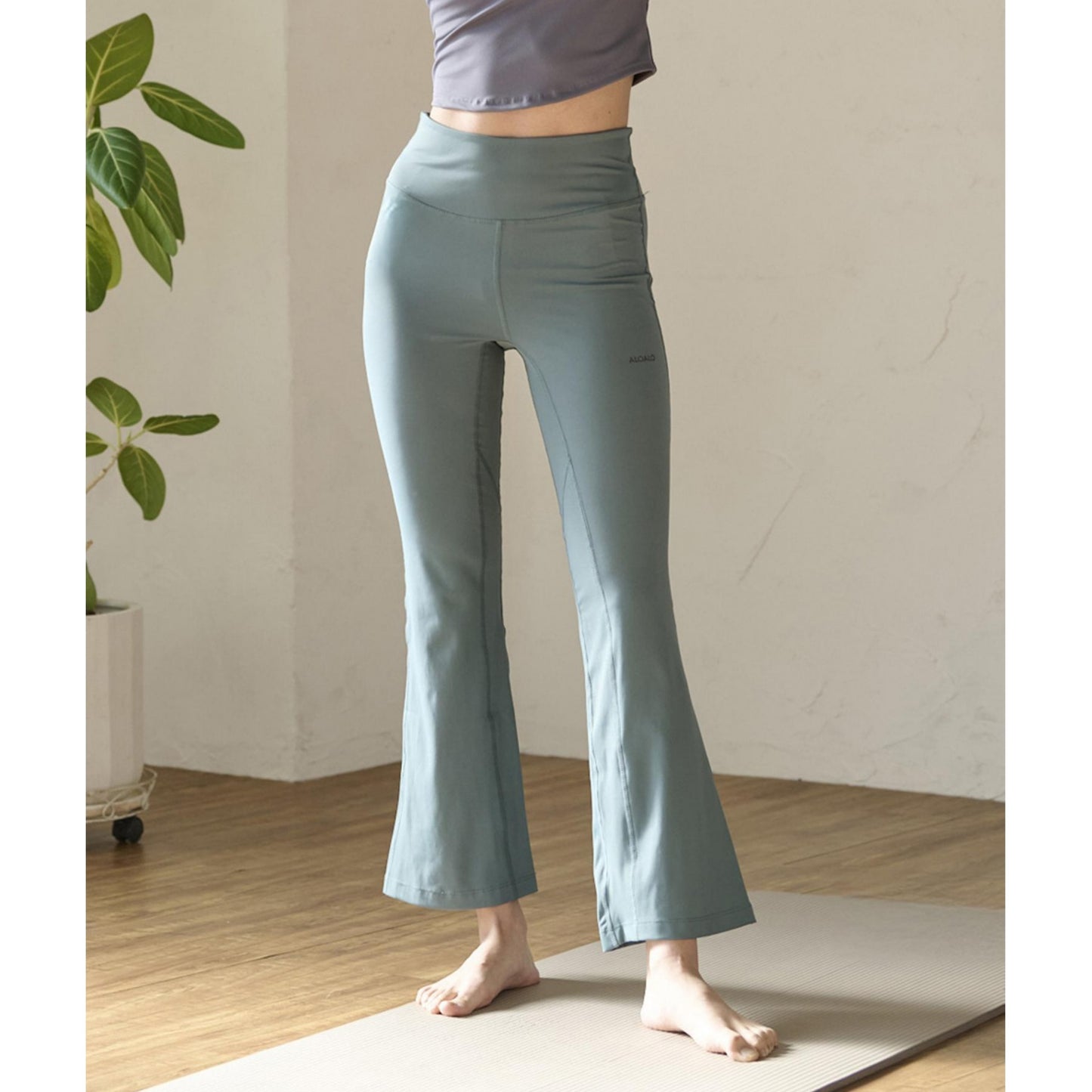 ALOALO|アロアロ|ライフチューニングデイズ|LIFE TUNING DAYS|ヨガ|ピラティス|フレアパンツ|吸水速乾|抗菌防臭|UVカット