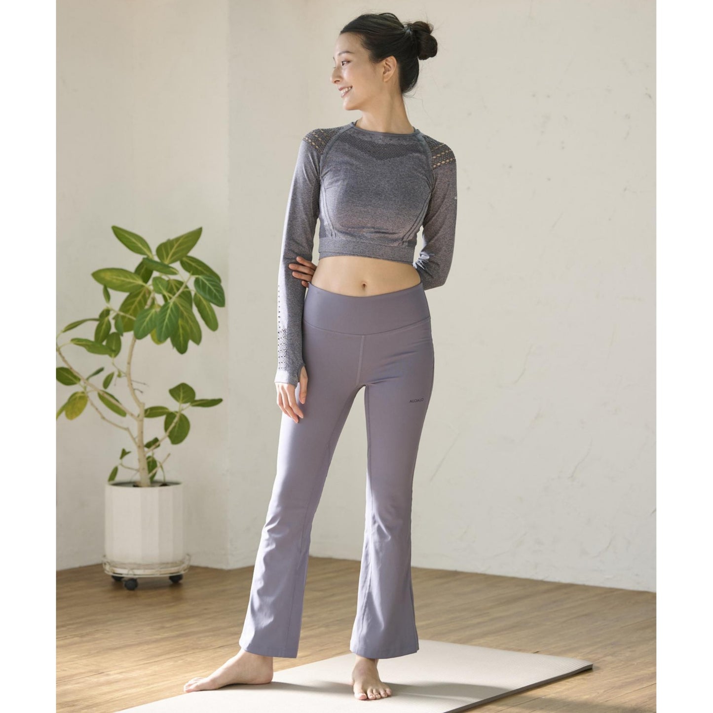 ALOALO|アロアロ|ライフチューニングデイズ|LIFE TUNING DAYS|ヨガ|ピラティス|フレアパンツ|吸水速乾|抗菌防臭|UVカット