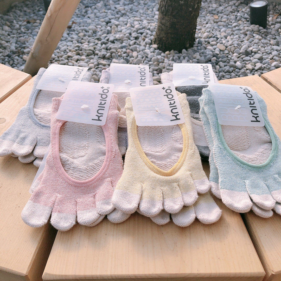 ボタニカルダイ ツートンカラー カバー指無し 5本指ソックス|ベーシック・エアークッション | 110013 | シンプル| バイカラー |無地 | レディース| イエロー | ヨガ | ピラティス | 靴下 | すべり止め | 5本指 | knitido+(ニッティドプラス)|LIFE TUNING DAYS(ライフチューニングデイズ)|