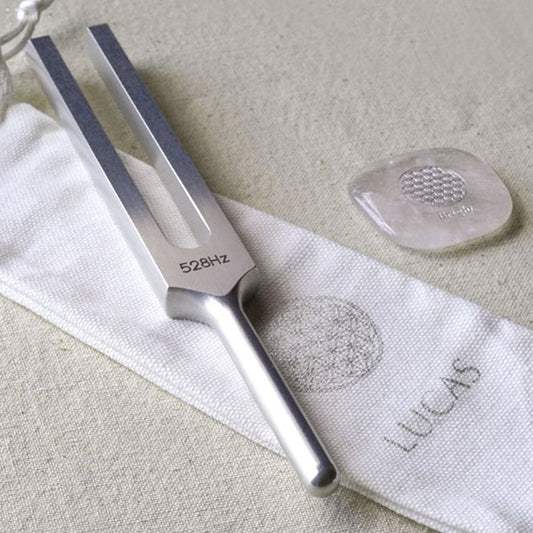 瞑想用チューナー| LUCAS(ルカス)ヨガ|DNAの修復528Hz|ビジョンストーン付き|LIFETUNINGDAYS(ライフチューニングデイズ)