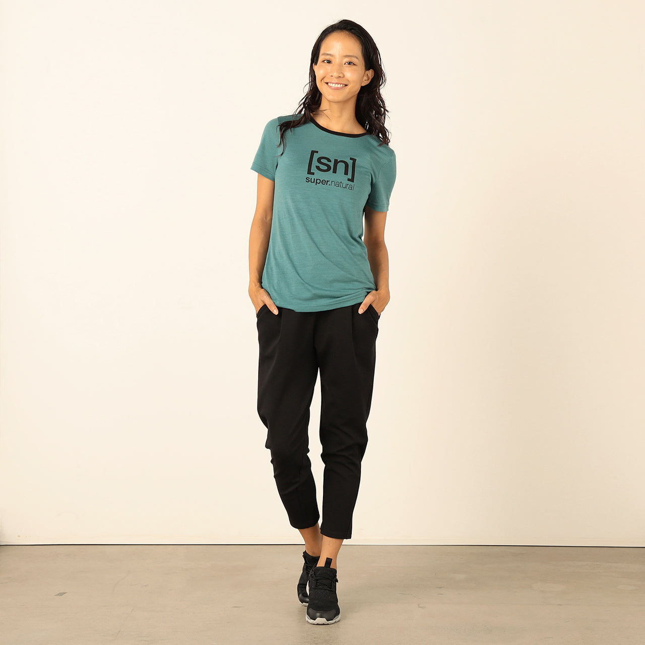 W THE ESSENTIAL LOGO TEE