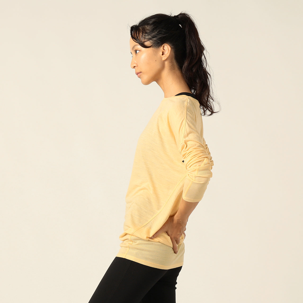 W JP YOGA LOOSE TEE LS