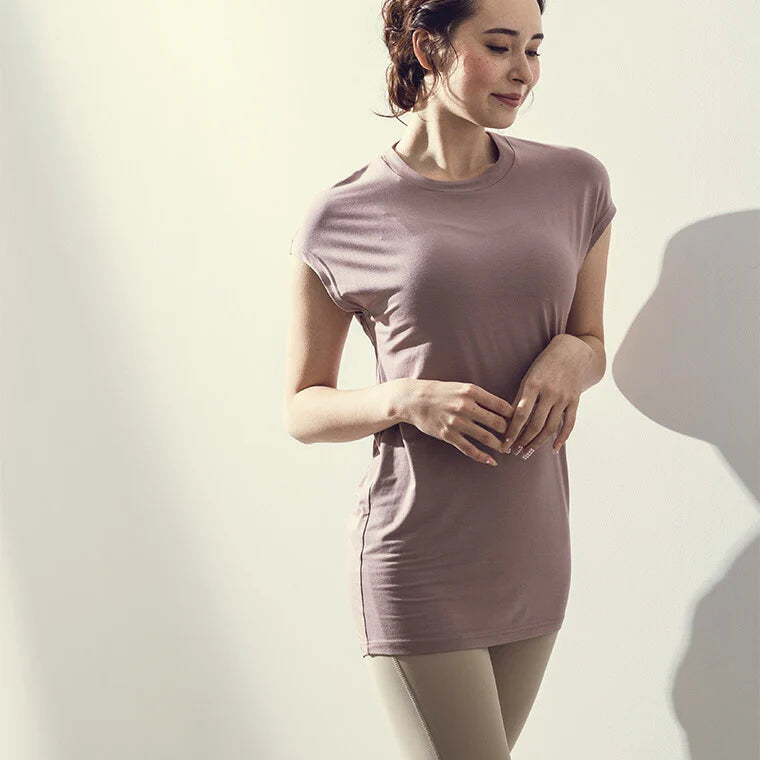 ロング丈トップスleeche023|モカベージュ|Tシャツ|トップス|チュニック|ヨガ|フィットネス|おしゃれ|Lee.che (リーチェ) |LIFE TUNING DAYS(ライフチューニングデイズ)|