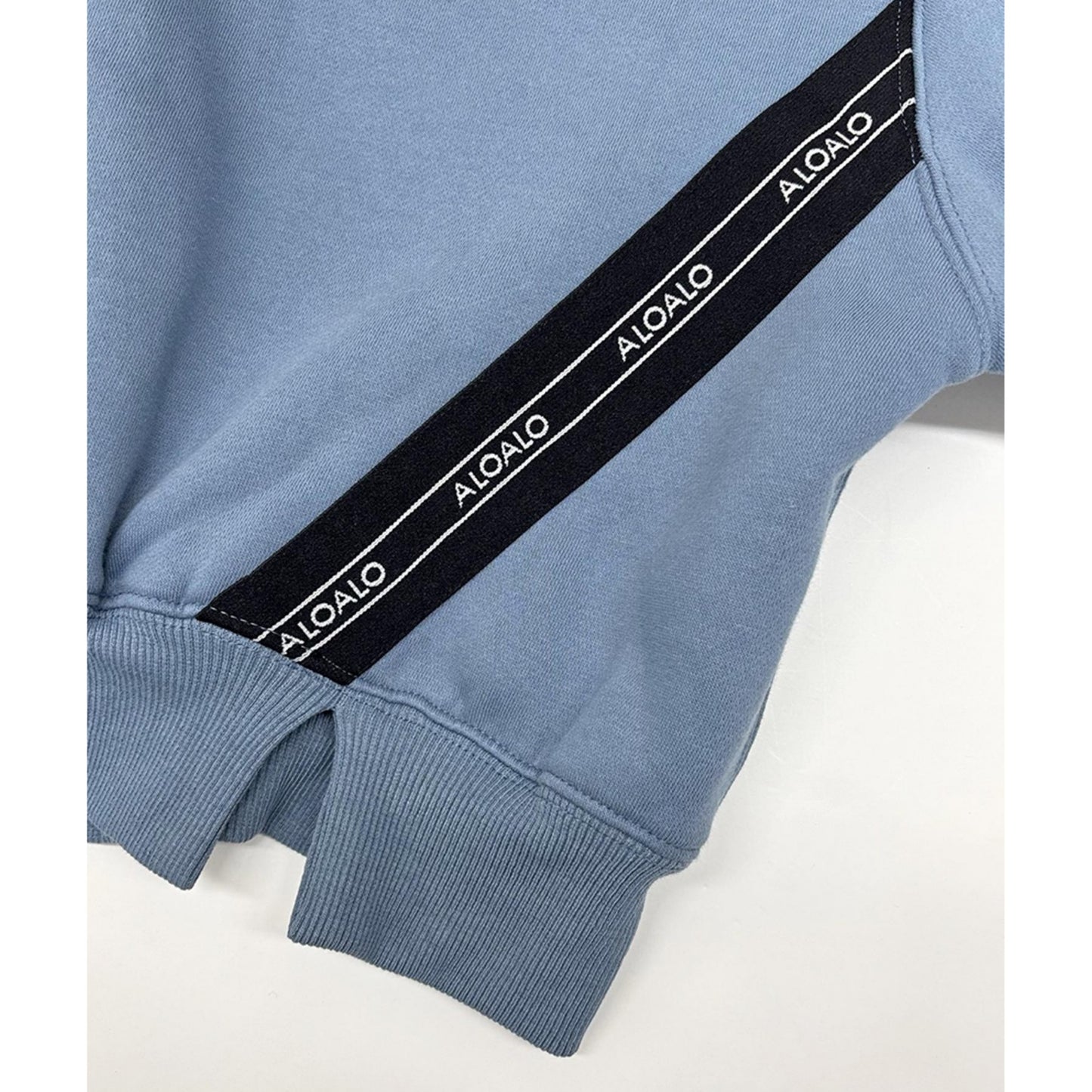 裏起毛クロップドフーディ―|セージ|タウンウェア|パーカー|スウェット|ロゴテープ|ブルー|ALOALO(アロアロ)|LIFE TUNING DAYS(ライフチューニングデイズ)