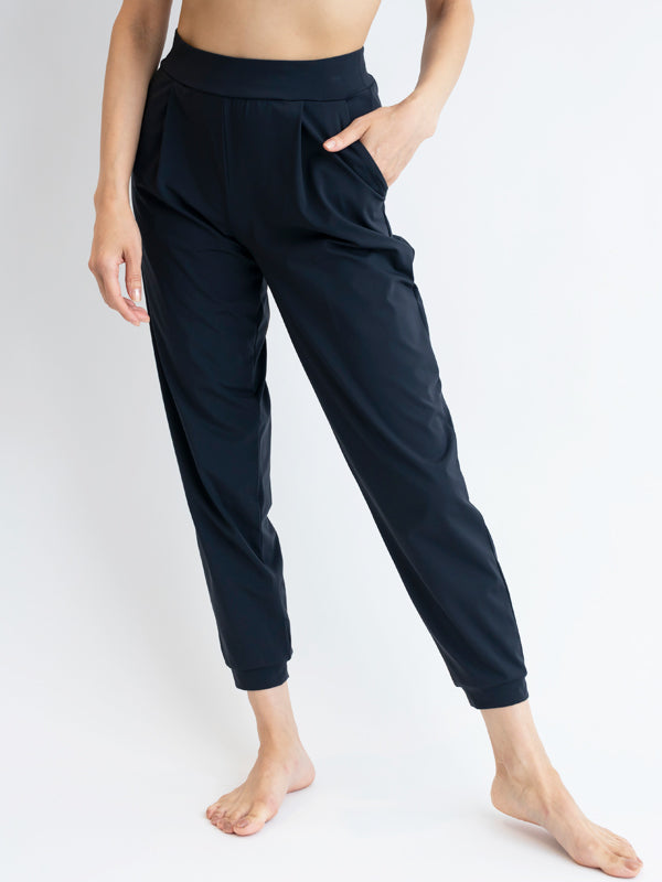 |ワンタックパンツ|パンツ|無地|ブラック|ヨガウェア|フィットネス|普段使い|Thetis Yoga Dress(テティスヨガドレス)|LIFE TUNING DAYS(ライフチューニングデイズ)|
