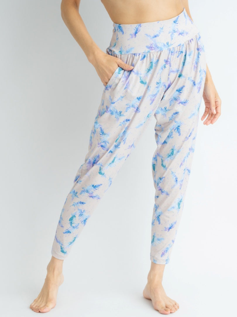 フェザーパンツ|パンツ|ヨガ|ホットヨガ|ゆったり|プリント|速乾|クリーム|Thetis Yoga Dress(テティスヨガドレス)|LIFE TUNING DAYS(ライフチューニングデイズ)