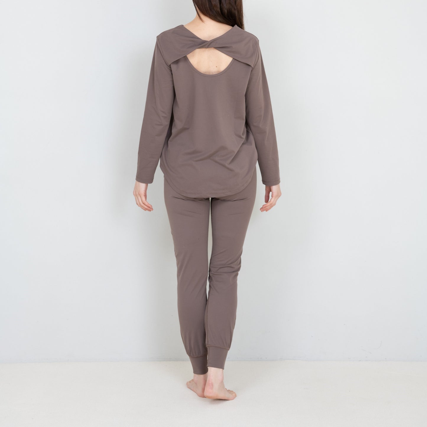 カルビコバックツイストプルオーバー