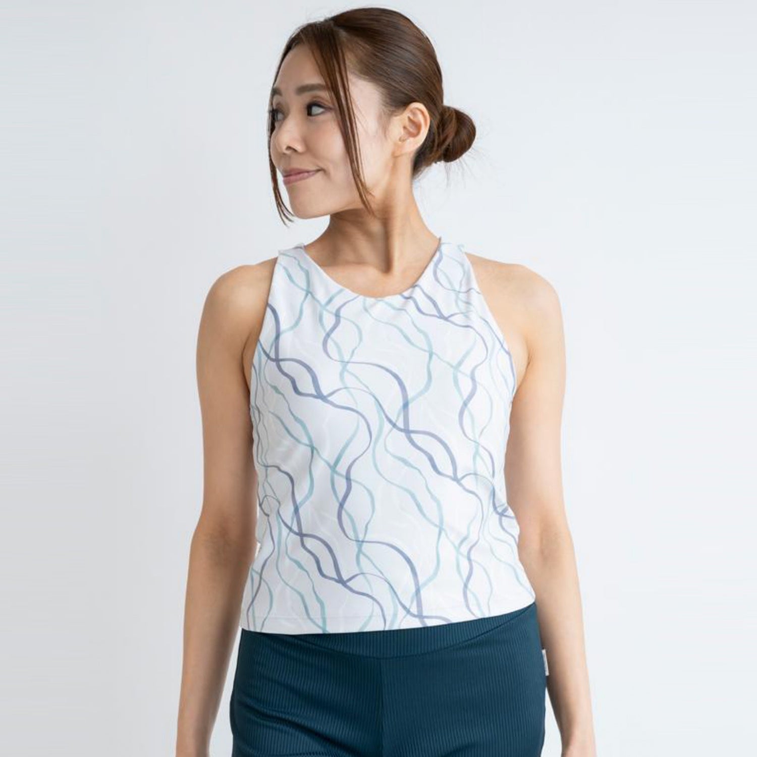 リボンキャミ｜プラチナ｜柄｜ヨガ｜ホットヨガ｜カップ付き｜水陸両用｜プリント｜大人｜速乾｜Thetis Yoga Dress（テティスヨガドレス）｜LIFE TUNING DAYS（ライフチューニングデイズ）