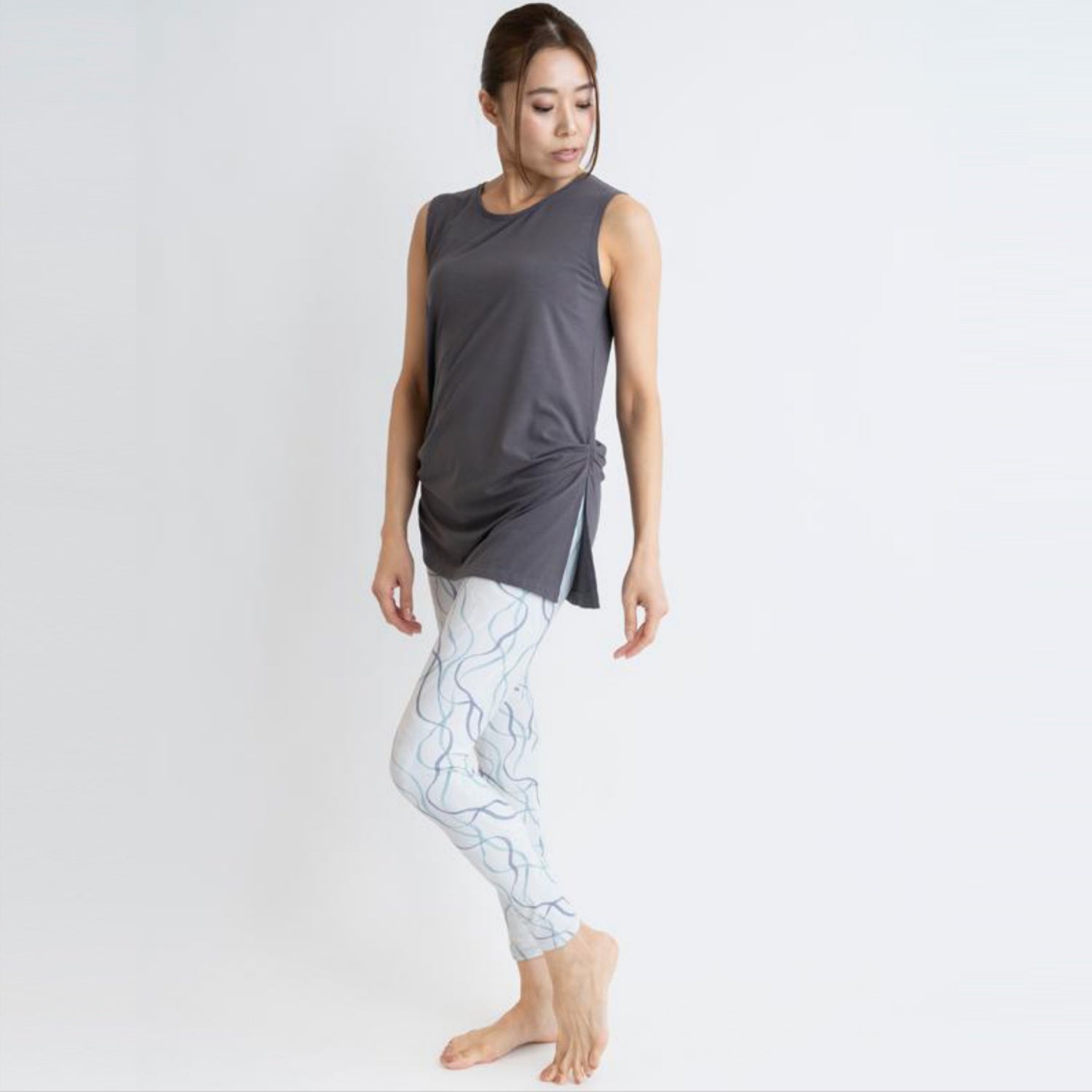 リボンレギンス｜プラチナ｜細見え｜ヨガ｜ホットヨガ｜水陸両用｜オリジナルプリント｜大人｜速乾｜Thetis Yoga Dress（テティスヨガドレス）｜LIFE TUNING DAYS（ライフチューニングデイズ）