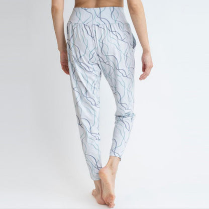 リボンパンツ｜162P68｜プラチナ｜細見え｜ヨガ｜ピラティス｜オリジナルプリント｜テーパード｜Thetis Yoga Dress（テティスヨガドレス）｜LIFE TUNING DAYS（ライフチューニングデイズ）