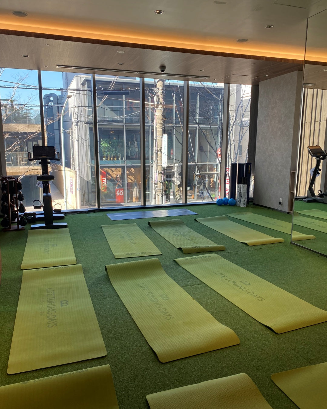 3/14(土)10:00～ | 変化を楽しむ朝ヨガ 〜春に向けて心と体を整える〜