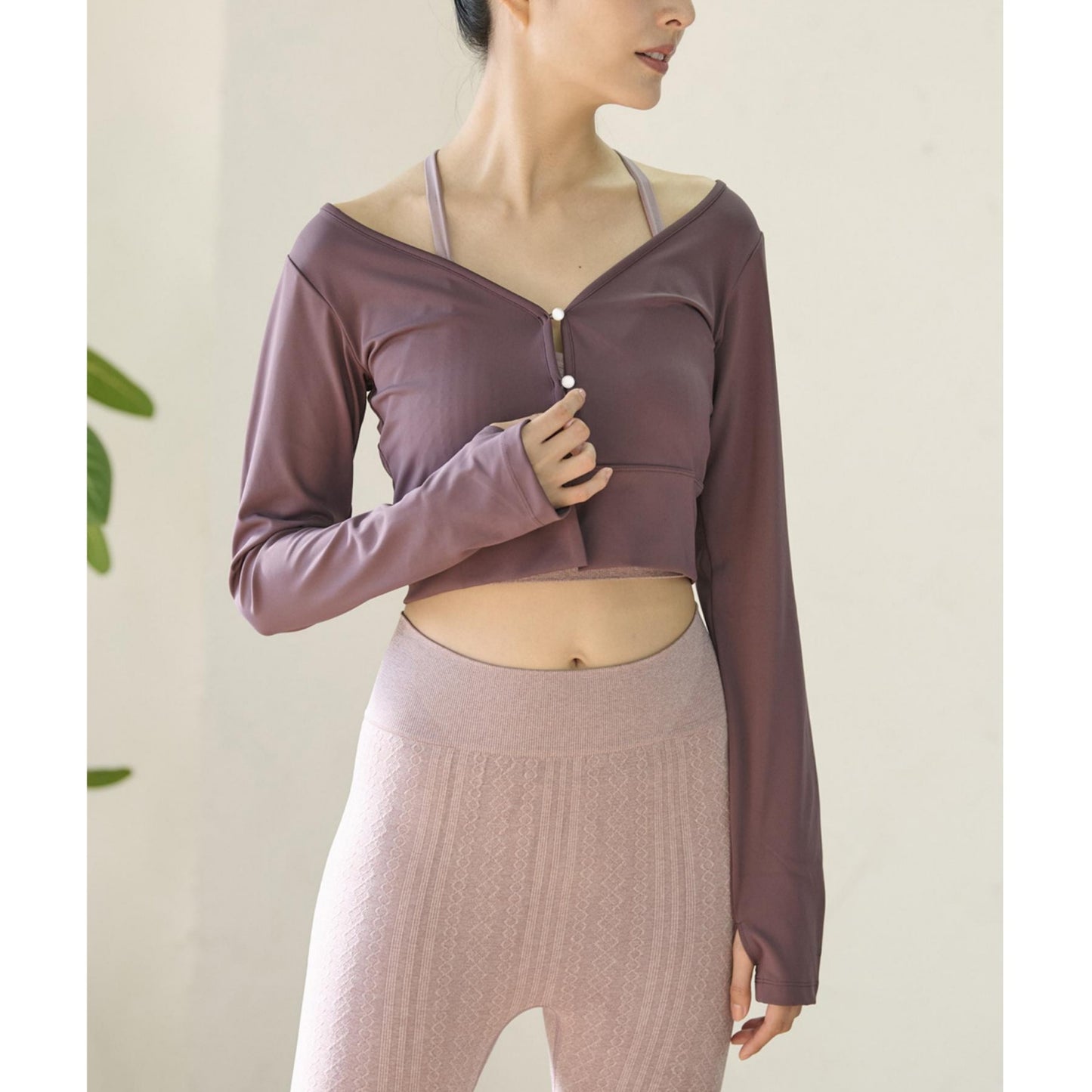 フィットクロップドカーデ｜パープル｜無地｜UVカット｜羽織｜シンプル｜ヨガ｜ピラティス｜カーディガン｜おしゃれ｜ALOALO（アロアロ）｜LIFE TUNING DAYS（ライフチューニングデイズ）｜