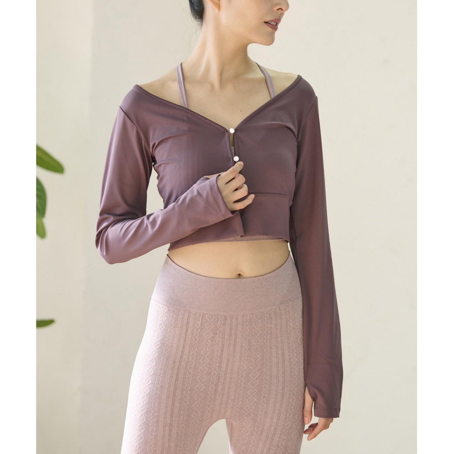 フィットクロップドカーデ｜パープル｜無地｜UVカット｜羽織｜シンプル｜ヨガ｜ピラティス｜カーディガン｜おしゃれ｜ALOALO（アロアロ）｜LIFE TUNING DAYS（ライフチューニングデイズ）｜