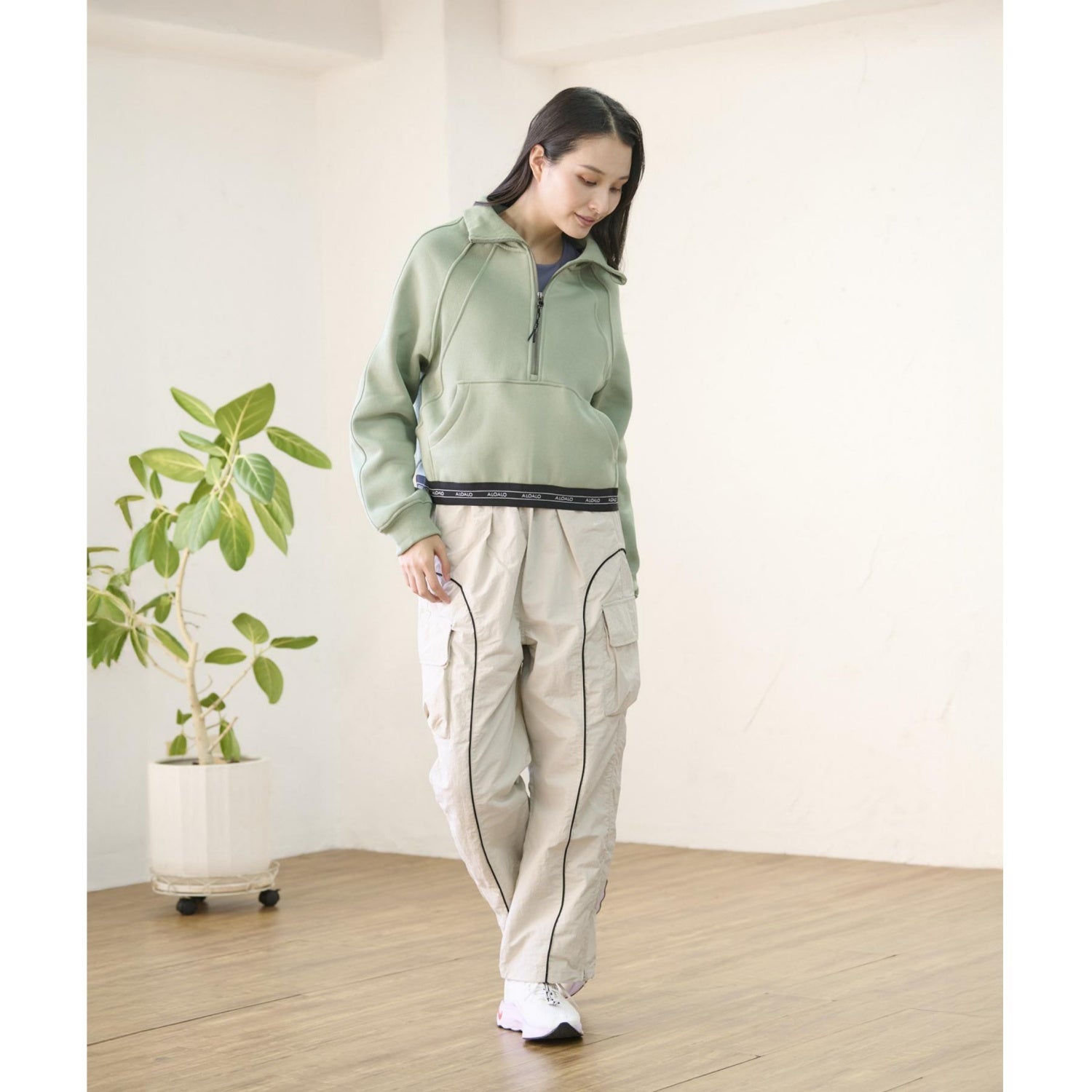 裏起毛ハーフジッププルオーバー｜タウンウェア｜パーカー｜スウェット｜ショート丈｜セージ｜ALOALO（アロアロ）｜LIFE TUNING DAYS（ライフチューニングデイズ）