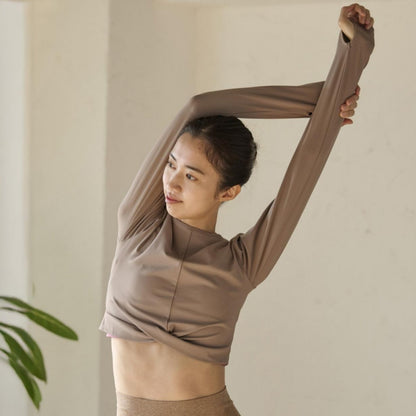 カシュクール長袖Tシャツ｜ベージュ｜無地｜UVカット｜無地｜シンプル｜ヨガ｜ピラティス｜長袖トップス｜おしゃれ｜ALOALO（アロアロ）｜LIFE TUNING DAYS（ライフチューニングデイズ）｜