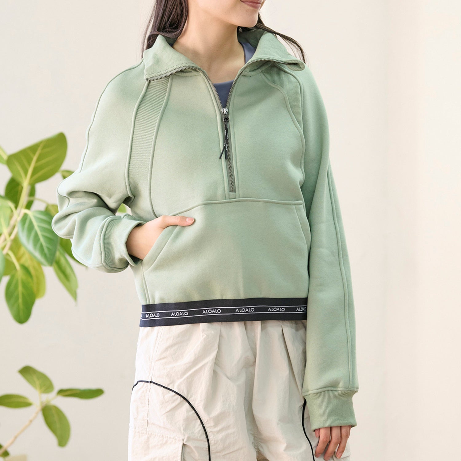 裏起毛ハーフジッププルオーバー｜タウンウェア｜パーカー｜スウェット｜ショート丈｜セージ｜ALOALO（アロアロ）｜LIFE TUNING DAYS（ライフチューニングデイズ）