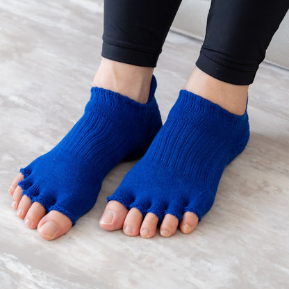 Foot arch COLOR アンクル指無し（Support Type) 5本指ソックス|ビューティー・エアークッション|  110062 | シンプル| 無地  |メンズ| 大きめ| ヨガ | ピラティス  |  靴下 |  すべり止め  |  指なし |5本指 | knitido+(ニッティドプラス）｜LIFE TUNING DAYS（ライフチューニングデイズ）｜