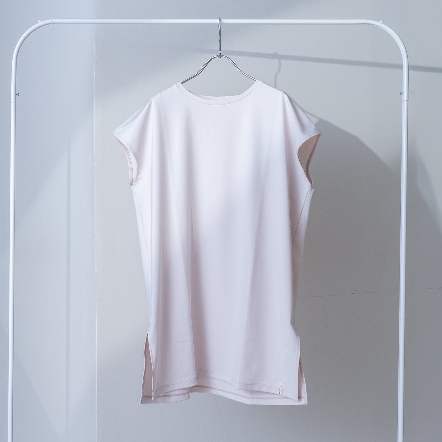 フレンチスリーブTシャツ｜N225Z103｜アイボリー｜Tシャツ｜リサイクルポリウレタン｜生分解性ポリエステル｜ヨガトップ｜環境にやさしい｜Nercocia.(ネルコッチャ)｜LIFE TUNING DAYS（ライフチューニングデイズ）｜