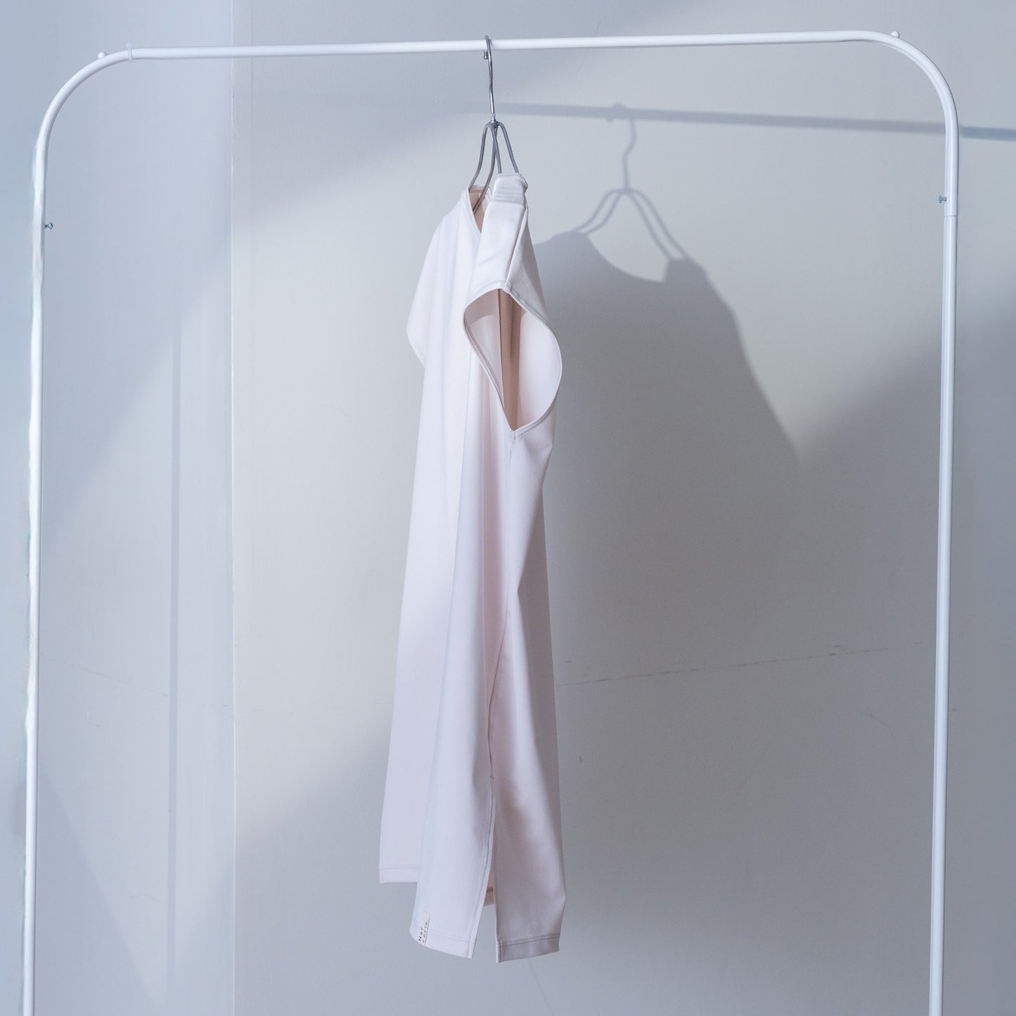 フレンチスリーブTシャツ｜N225Z103｜アイボリー｜Tシャツ｜リサイクルポリウレタン｜生分解性ポリエステル｜ヨガトップ｜環境にやさしい｜Nercocia.(ネルコッチャ)｜LIFE TUNING DAYS（ライフチューニングデイズ）｜