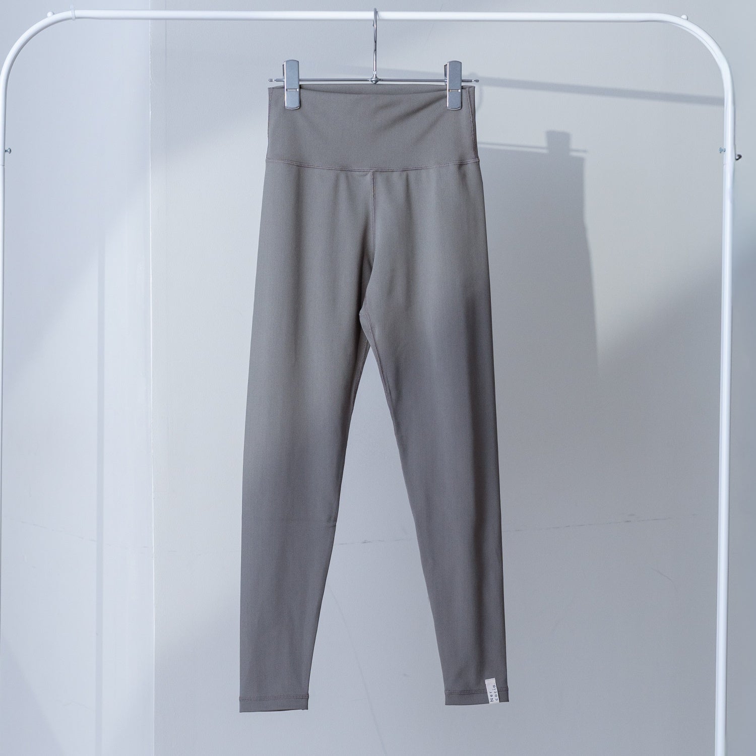 レギンス｜N225Z602｜チャコール｜リサイクルポリウレタン｜生分解性ポリエステル｜環境にやさしい｜Nercocia.(ネルコッチャ)｜LIFE TUNING DAYS（ライフチューニングデイズ）｜