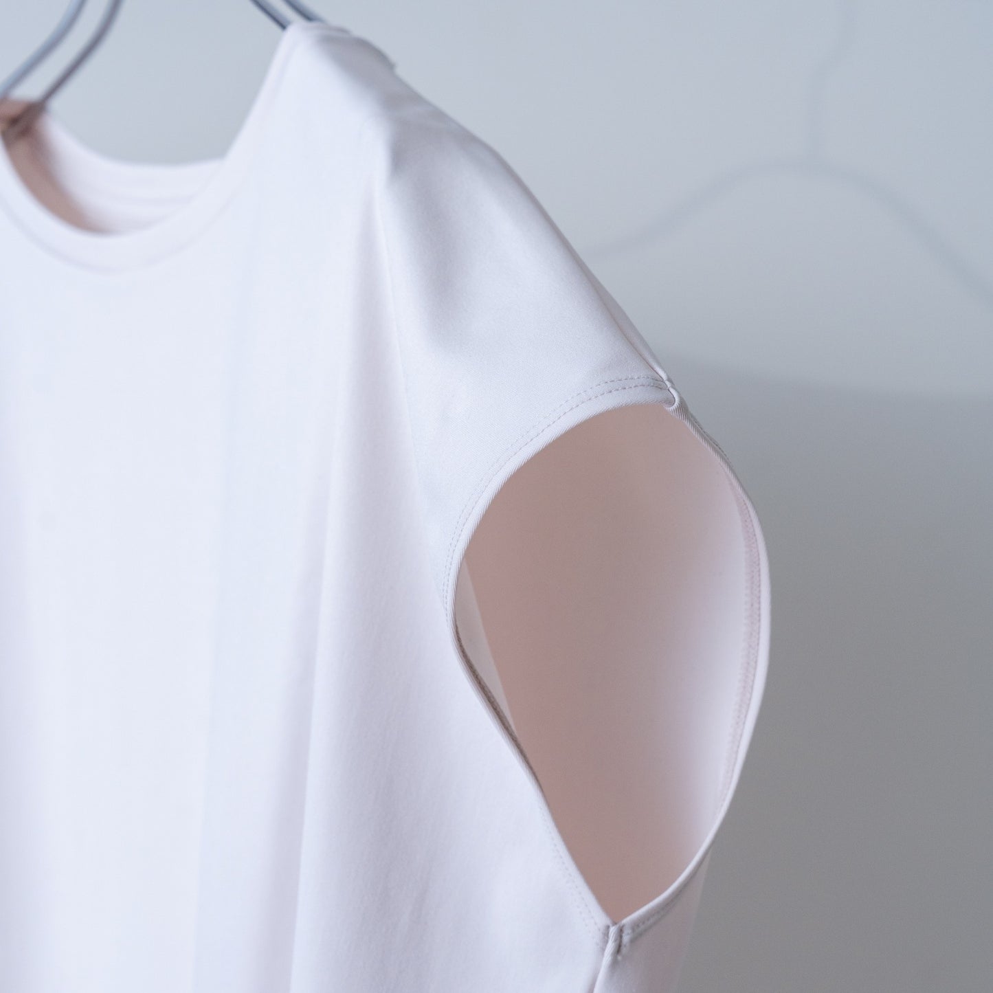 フレンチスリーブTシャツ｜N225Z103｜アイボリー｜Tシャツ｜リサイクルポリウレタン｜生分解性ポリエステル｜ヨガトップ｜環境にやさしい｜Nercocia.(ネルコッチャ)｜LIFE TUNING DAYS（ライフチューニングデイズ）｜