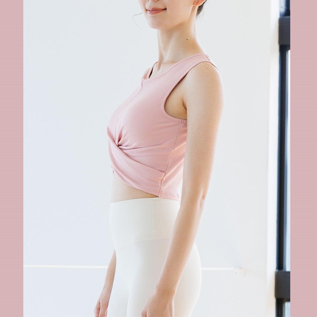 カップ付トップス｜leeche075｜ピンク｜ハーフ丈トップス｜スポーツウェア・ヨガウェア｜ヨガ・ピラティス｜Lee.che (リーチェ) ｜LIFE TUNING DAYS（ライフチューニングデイズ）｜