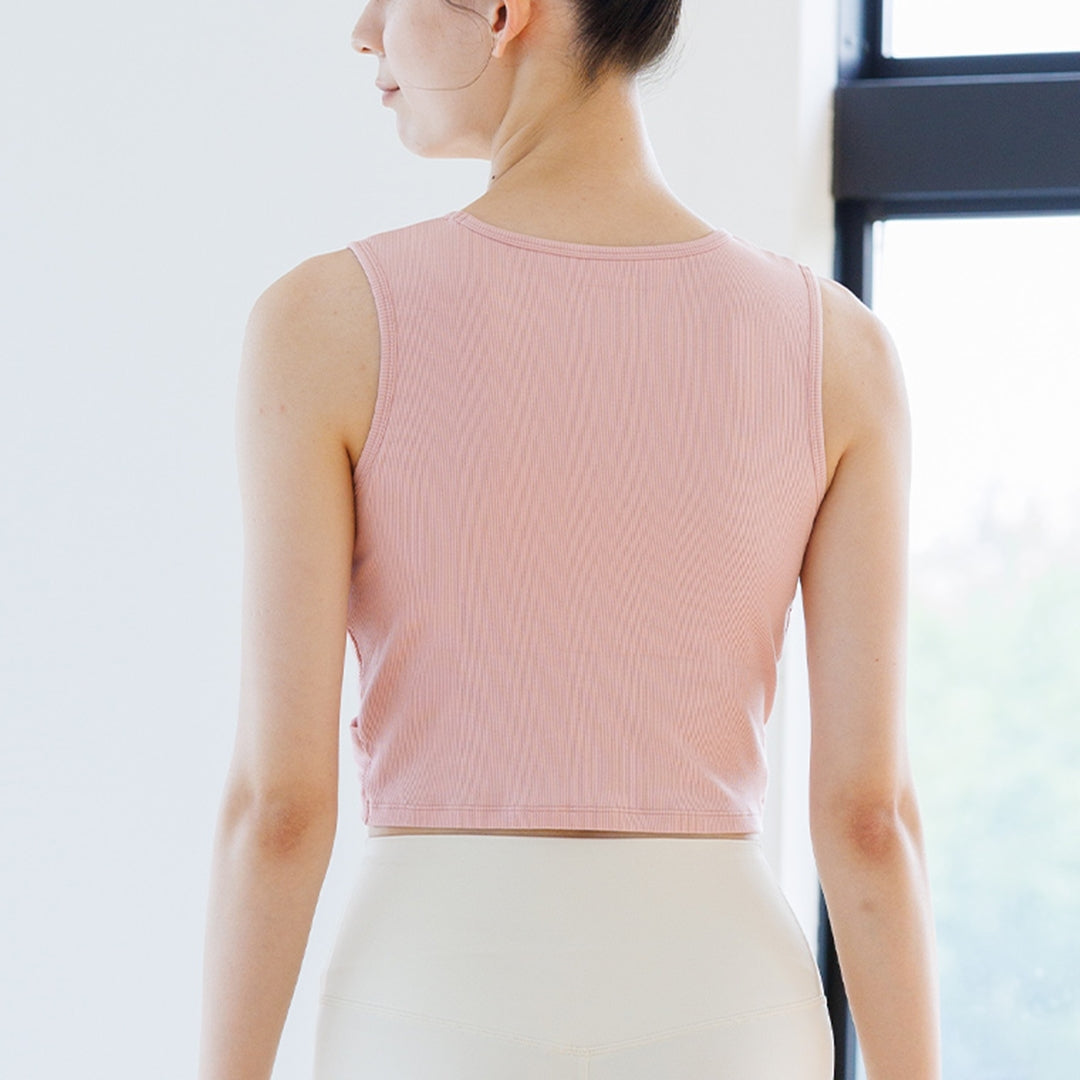 カップ付トップス｜leeche075｜ピンク｜ハーフ丈トップス｜スポーツウェア・ヨガウェア｜ヨガ・ピラティス｜Lee.che (リーチェ) ｜LIFE TUNING DAYS（ライフチューニングデイズ）｜