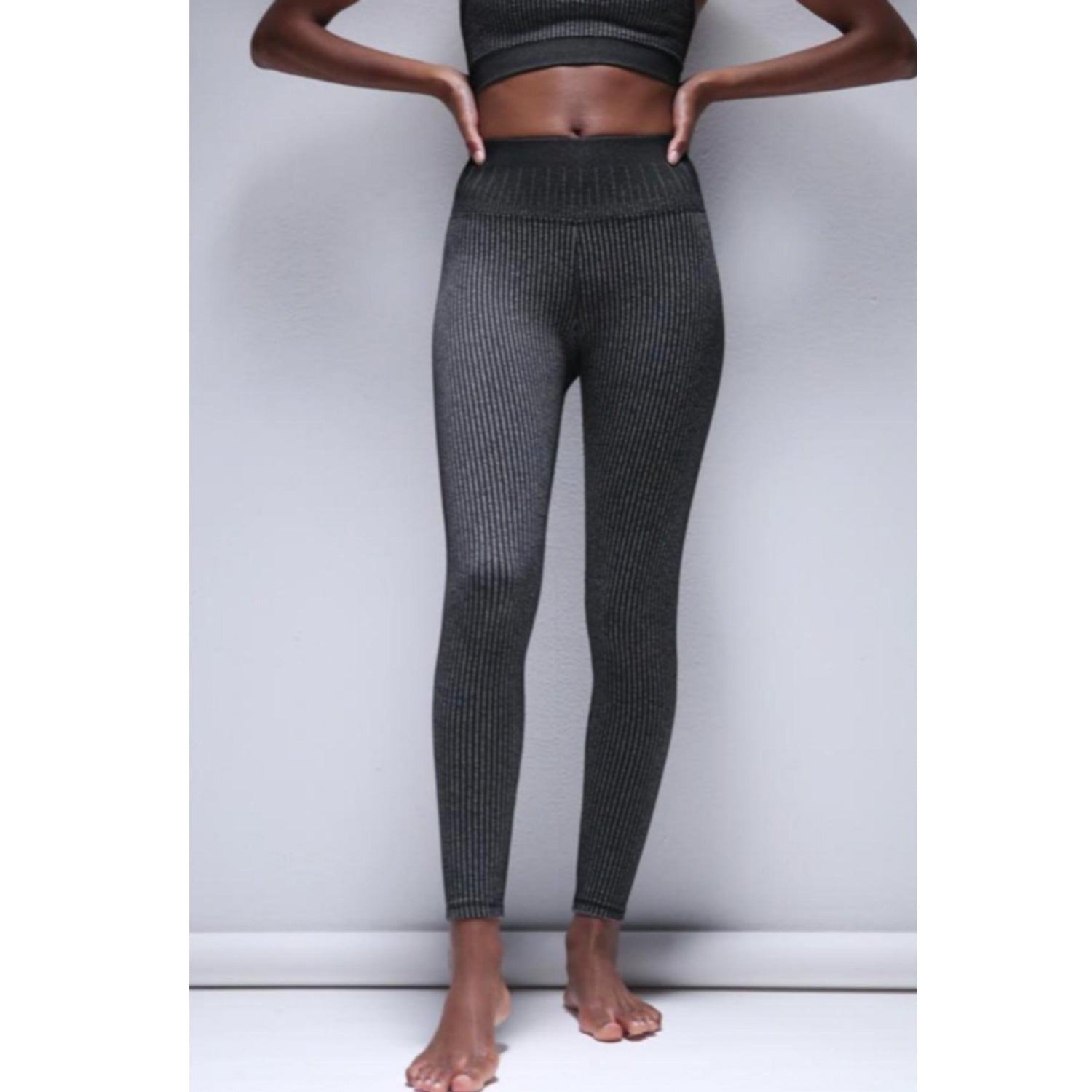 Riley 7/8 Legging｜AVOCADO｜センシルナイロン｜シームレス｜レギンス｜ヨガ｜ピラティス｜おしゃれ｜ニット｜ブラック｜108.tokyo（ワンオーエイト.トウキョウ ）｜LIFE TUNING DAYS（ライフチューニングデイズ）