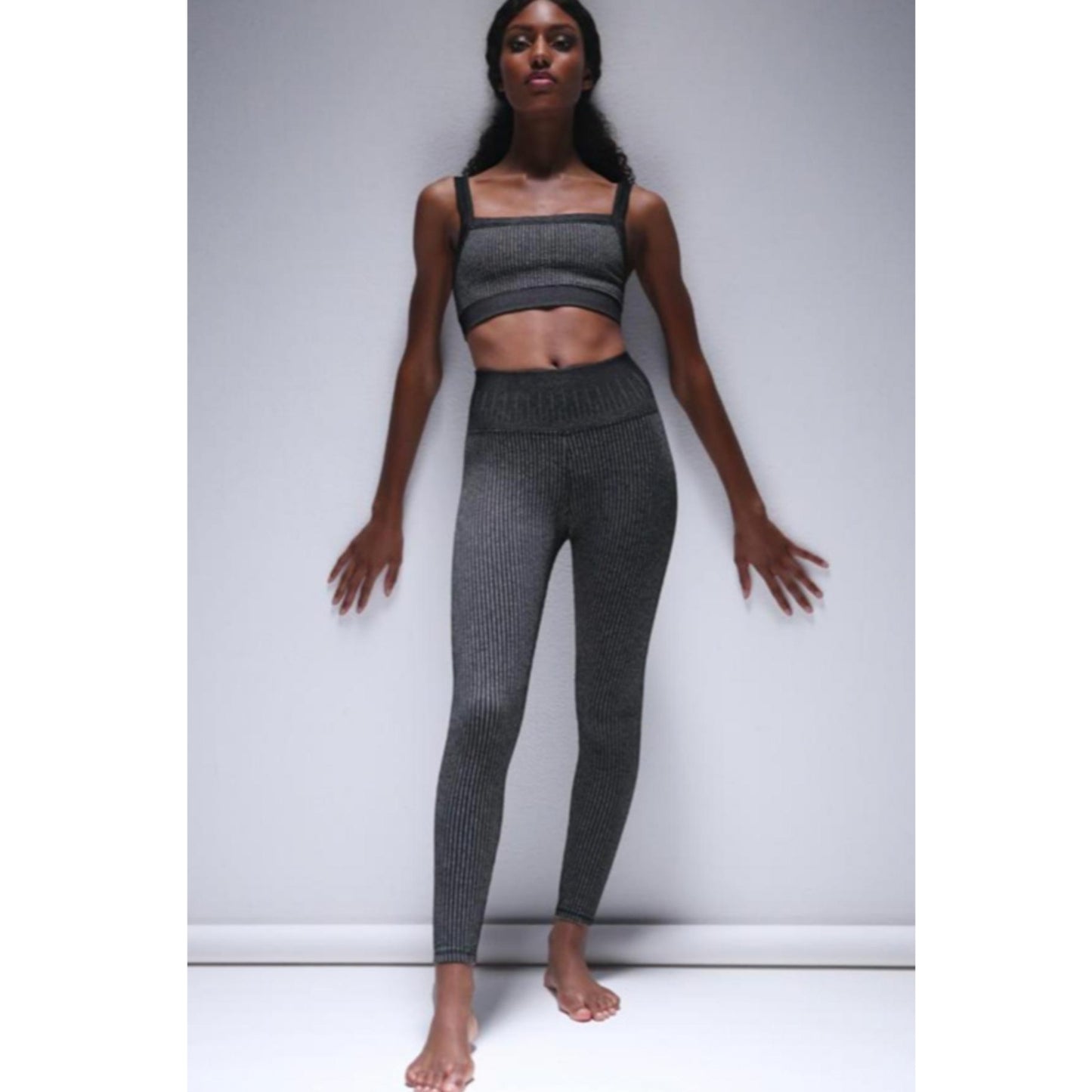 Riley Bra｜AVOCADO｜センシルナイロン｜ブラック｜ストライプ｜ブラトップ｜ヨガ｜ピラティス｜おしゃれ｜108.tokyo（ワンオーエイト.トウキョウ ）｜LIFE TUNING DAYS（ライフチューニングデイズ）