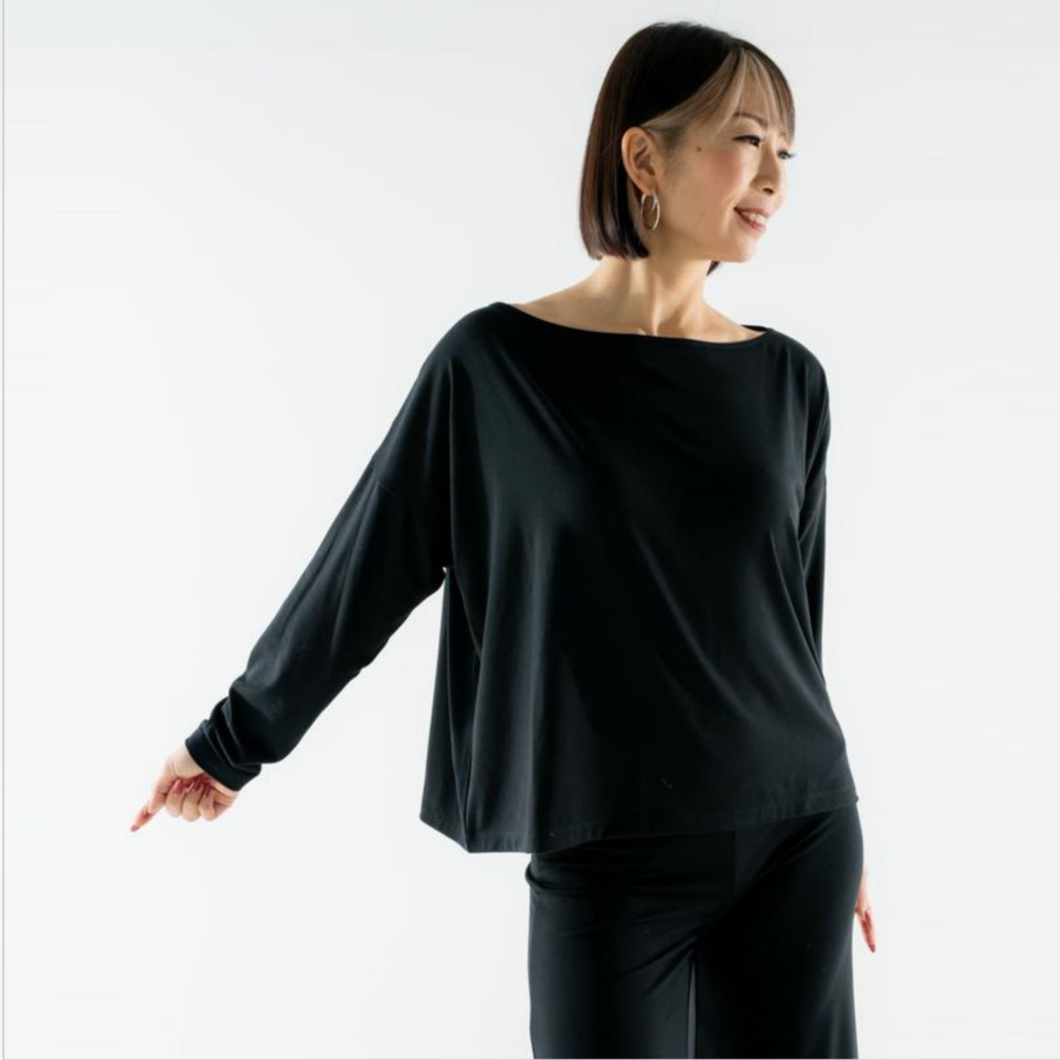ハーフシアートップ｜ダンスウェア｜ヨガウェア｜ジャズダンス｜切り替え｜長袖Tシャツ｜ブラック｜テアダンスアンドラディアンス｜thea DANCE & RADIANCE｜ライフチューニングデイズ｜LIFE TUNING DAYS