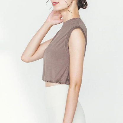 ショート丈トップスleeche076｜ブラウン｜フレンチスリーブ｜レーヨン｜無地｜Tシャツ｜タンクトップ｜シンプル｜ヨガ｜おしゃれ｜Lee.che (リーチェ) ｜LIFE TUNING DAYS（ライフチューニングデイズ）｜