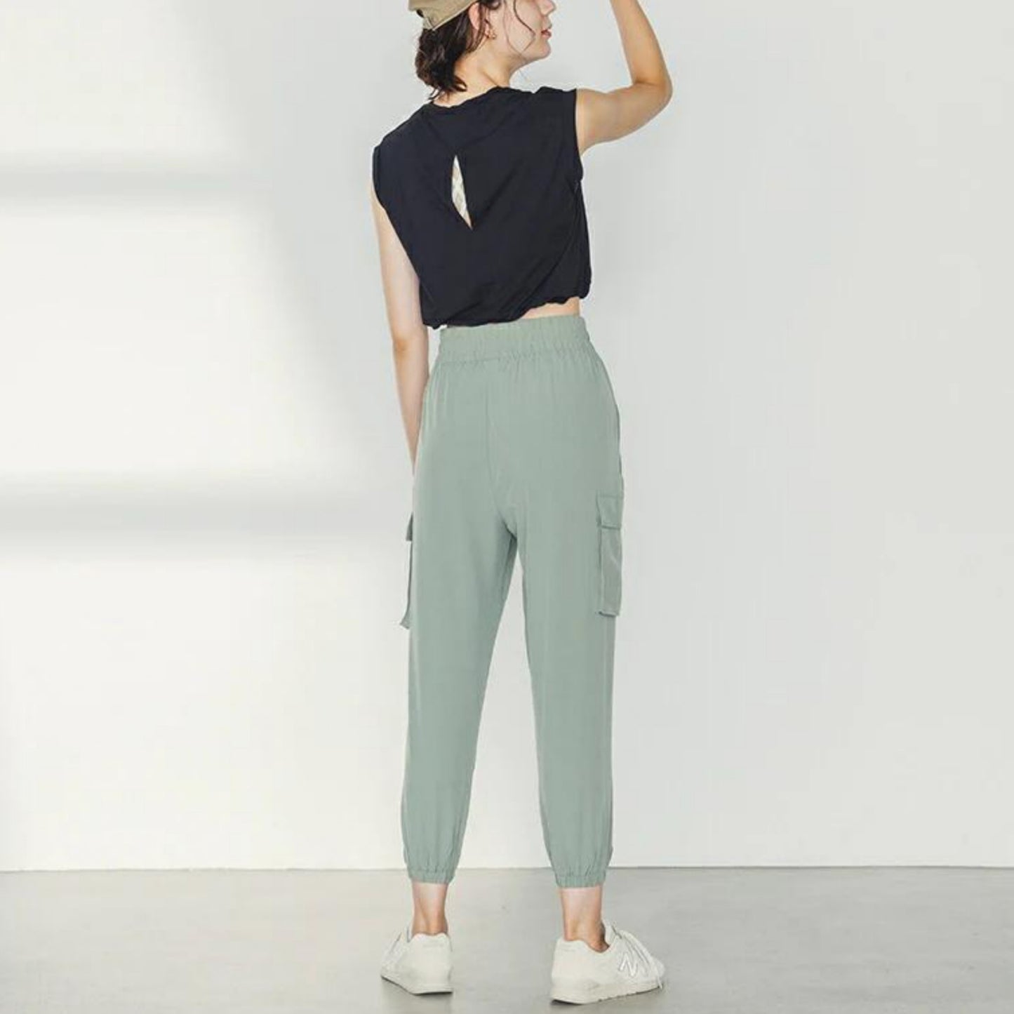 ショート丈トップスleeche076｜ブラック｜フレンチスリーブ｜レーヨン｜無地｜Tシャツ｜タンクトップ｜シンプル｜ヨガ｜おしゃれ｜Lee.che (リーチェ) ｜LIFE TUNING DAYS（ライフチューニングデイズ）｜