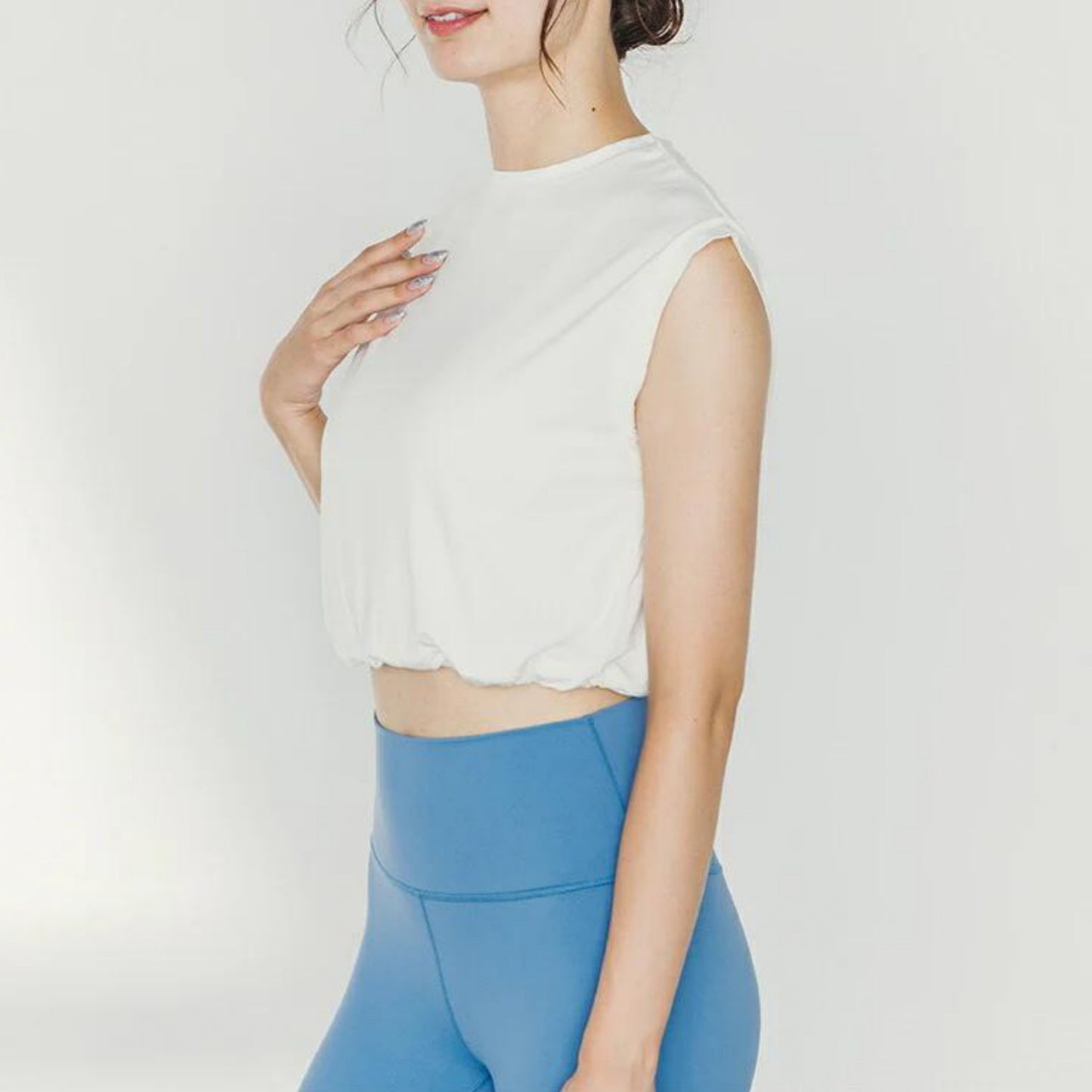 ショート丈トップスleeche076｜ホワイト｜フレンチスリーブ｜レーヨン｜無地｜Tシャツ｜タンクトップ｜シンプル｜ヨガ｜おしゃれ｜Lee.che (リーチェ) ｜LIFE TUNING DAYS（ライフチューニングデイズ）｜