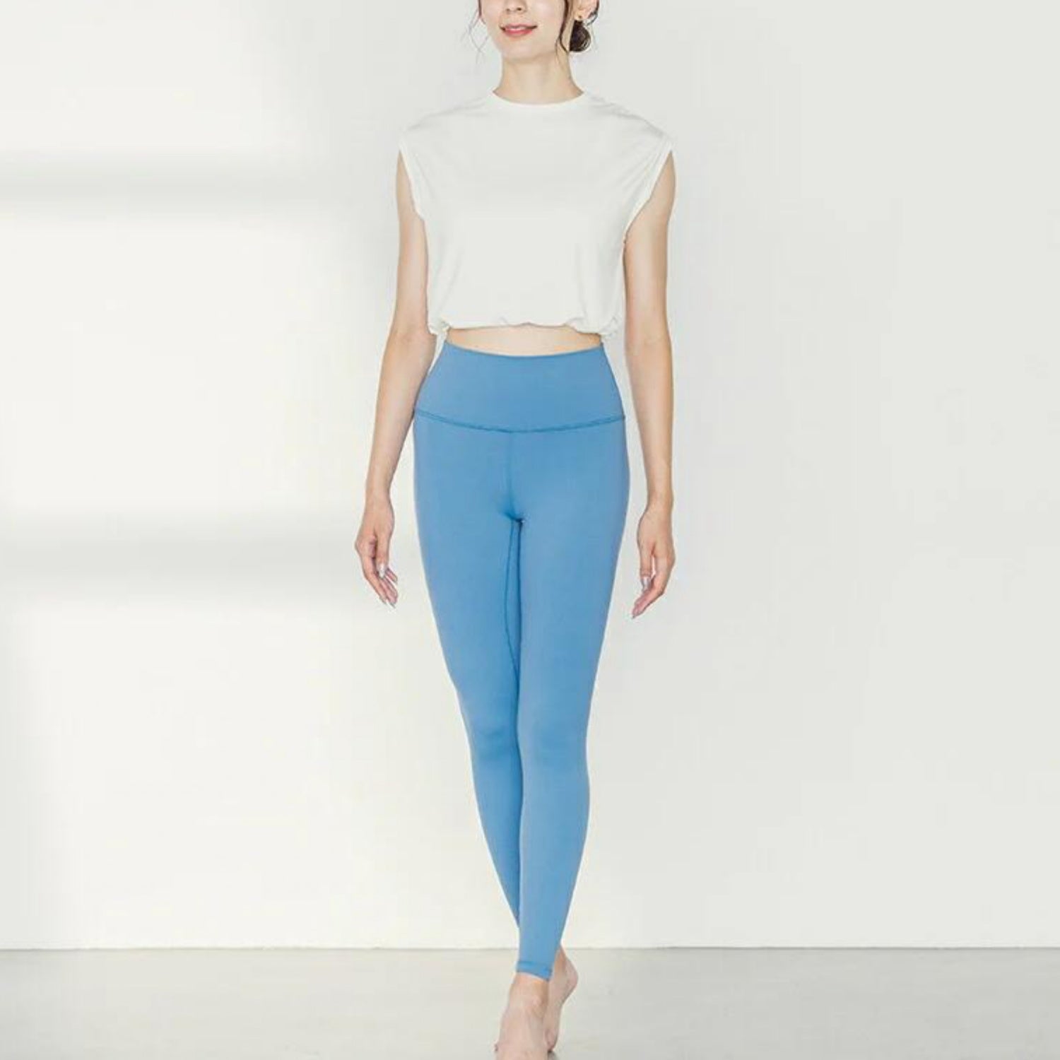 ショート丈トップスleeche076｜ホワイト｜フレンチスリーブ｜レーヨン｜無地｜Tシャツ｜タンクトップ｜シンプル｜ヨガ｜おしゃれ｜Lee.che (リーチェ) ｜LIFE TUNING DAYS（ライフチューニングデイズ）｜