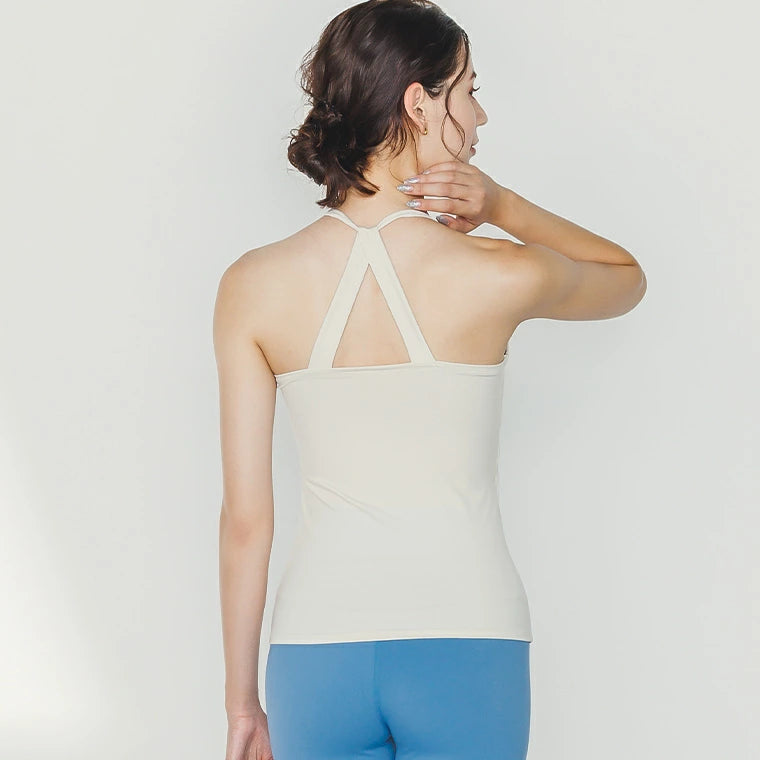 カップ付きトップスleeche084｜ホワイト｜トップス｜ヨガ｜フィットネス｜シンプル｜おしゃれ｜Lee.che (リーチェ) ｜LIFE TUNING DAYS（ライフチューニングデイズ）｜