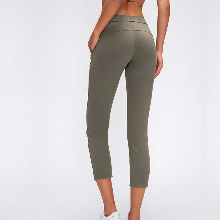 パンツr168｜スポーツウェア｜ヨガウェア｜ヨガ｜ピラティス｜イージーパンツ｜無地｜シンプル｜カーキ｜Lee.che (リーチェ) ｜LIFE TUNING DAYS（ライフチューニングデイズ）｜