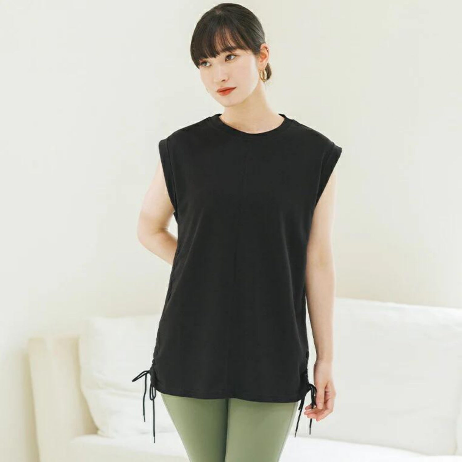 トップスsd005｜ブラック｜ノースリーブ｜チュニック丈｜体型カバー｜透けない｜タンクトップ｜Lee.che (リーチェ) ｜LIFE TUNING DAYS（ライフチューニングデイズ）｜