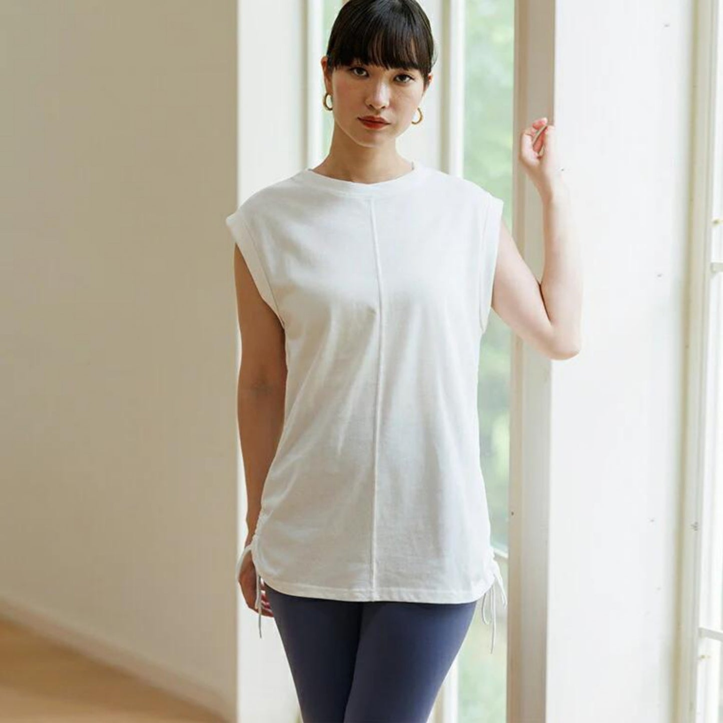 トップスsd005｜オフホワイト｜ノースリーブ｜チュニック丈｜体型カバー｜透けない｜タンクトップ｜Lee.che (リーチェ) ｜LIFE TUNING DAYS（ライフチューニングデイズ）｜