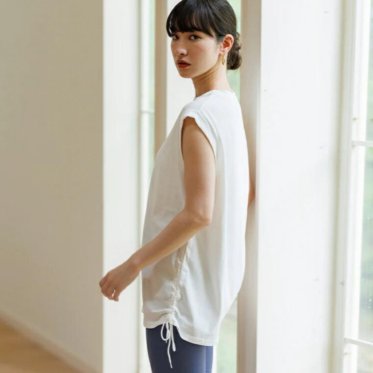 トップスsd005｜オフホワイト｜ノースリーブ｜チュニック丈｜体型カバー｜透けない｜タンクトップ｜Lee.che (リーチェ) ｜LIFE TUNING DAYS（ライフチューニングデイズ）｜