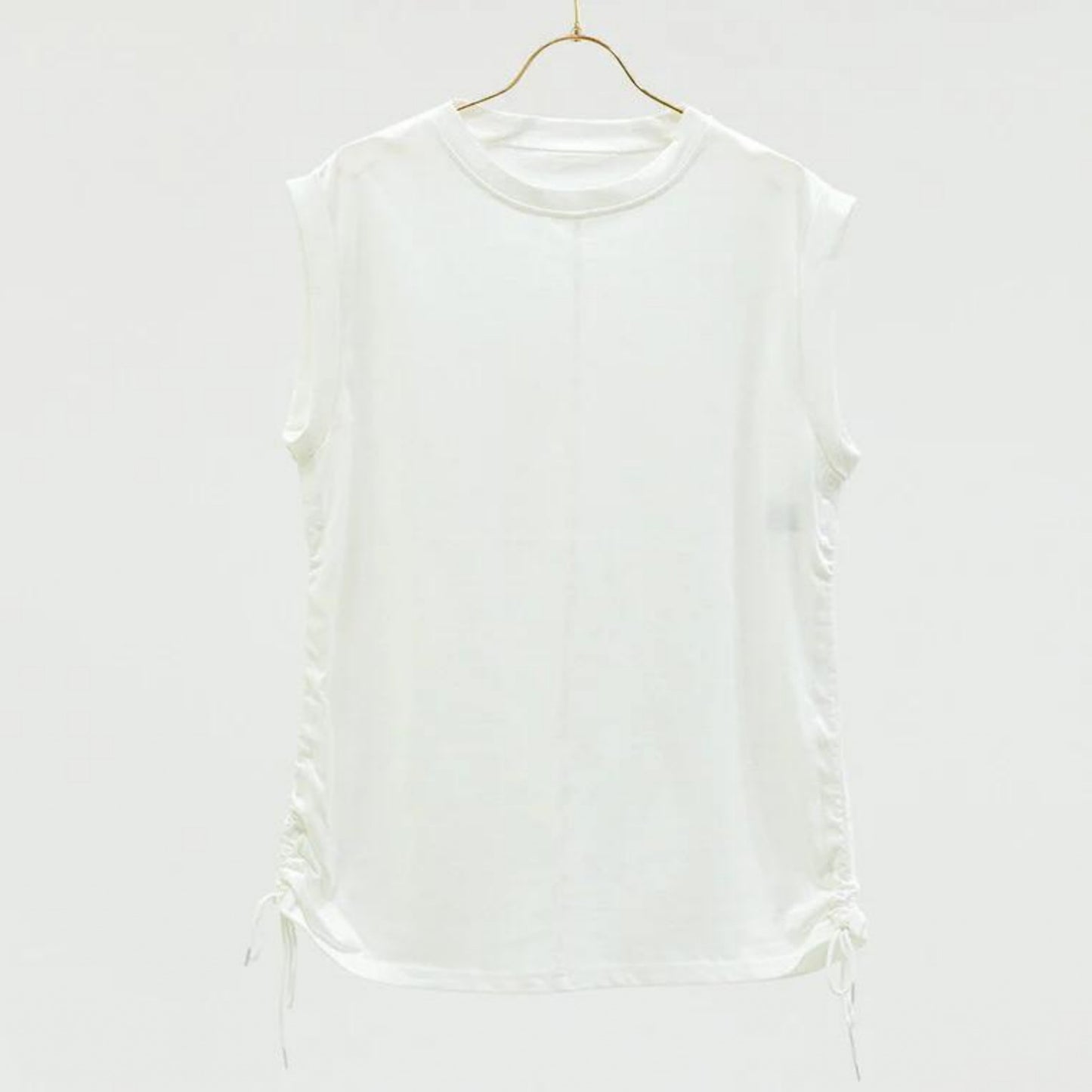 トップスsd005｜オフホワイト｜ノースリーブ｜チュニック丈｜体型カバー｜透けない｜タンクトップ｜Lee.che (リーチェ) ｜LIFE TUNING DAYS（ライフチューニングデイズ）｜