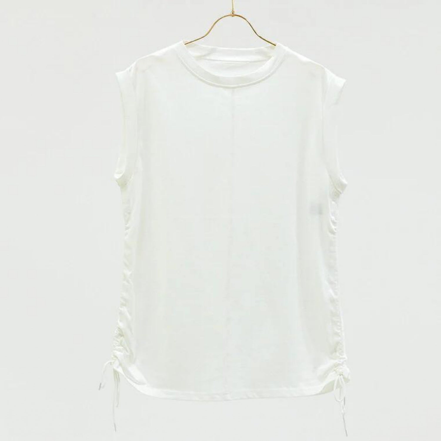 トップスsd005｜オフホワイト｜ノースリーブ｜チュニック丈｜体型カバー｜透けない｜タンクトップ｜Lee.che (リーチェ) ｜LIFE TUNING DAYS（ライフチューニングデイズ）｜