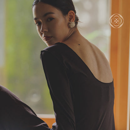 月影（つきかげ） バックオープン ロングスリーブトップス