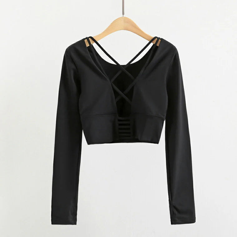 長袖カップ付きトップス t014｜スポーツウェア｜ヨガウェア｜ピラティス｜おしゃれ｜無地｜長袖｜肌見せ｜ブラック｜Lee.che (リーチェ) ｜LIFE TUNING DAYS（ライフチューニングデイズ）｜