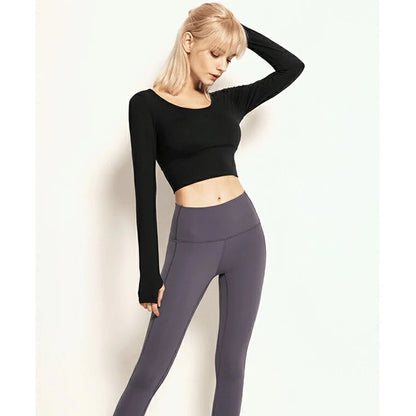 長袖カップ付きトップス t014｜スポーツウェア｜ヨガウェア｜ピラティス｜おしゃれ｜無地｜長袖｜肌見せ｜ブラック｜Lee.che (リーチェ) ｜LIFE TUNING DAYS（ライフチューニングデイズ）｜