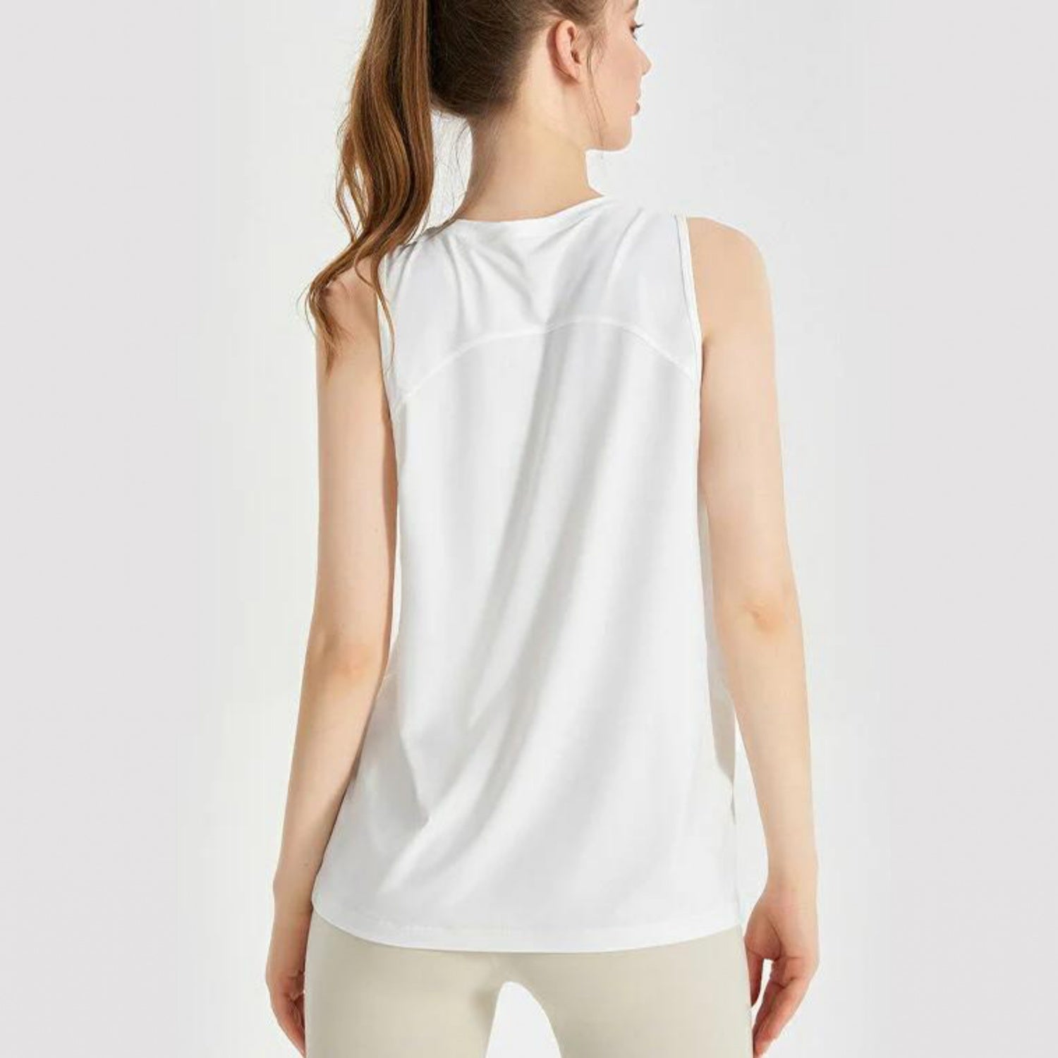 メッシュデザイントップスt040｜ホワイト｜ノースリーブ｜メッシュ｜オーバーサイズ｜薄手｜タンクトップ｜ヨガ｜スポーツ｜おしゃれ｜Lee.che (リーチェ) ｜LIFE TUNING DAYS（ライフチューニングデイズ）｜