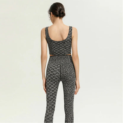 ブラトップ t223｜スポーツウェア｜ヨガウェア｜ピラティス｜おしゃれ｜かっこいい｜レオパード柄｜個性的｜ブラックレオパード｜Lee.che (リーチェ) ｜LIFE TUNING DAYS（ライフチューニングデイズ）｜