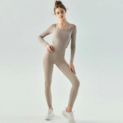 長袖カップ付きトップス t391｜ライトブラウン｜レイヤード｜ショート丈｜無地｜リブ｜ロングスリーブ｜ヨガ｜おしゃれ｜Lee.che (リーチェ) ｜LIFE TUNING DAYS（ライフチューニングデイズ）｜